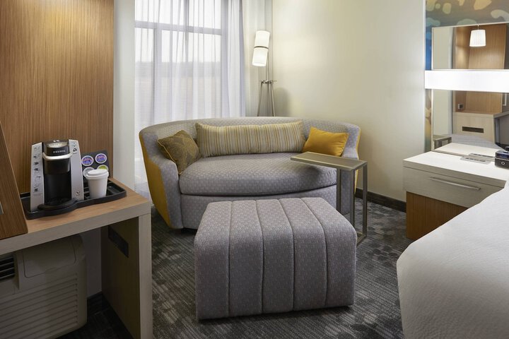 Room 11 of 33