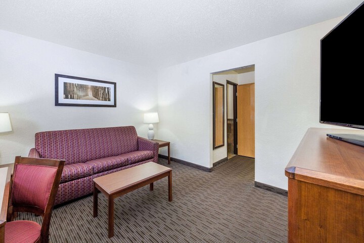 Room 18 of 39