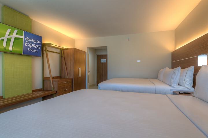 Room 37 of 62