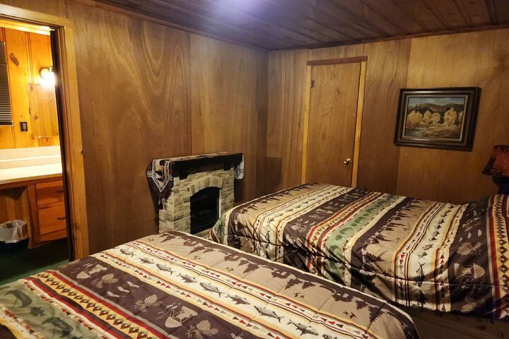 Eagle Nest Fly Shack and Lodge