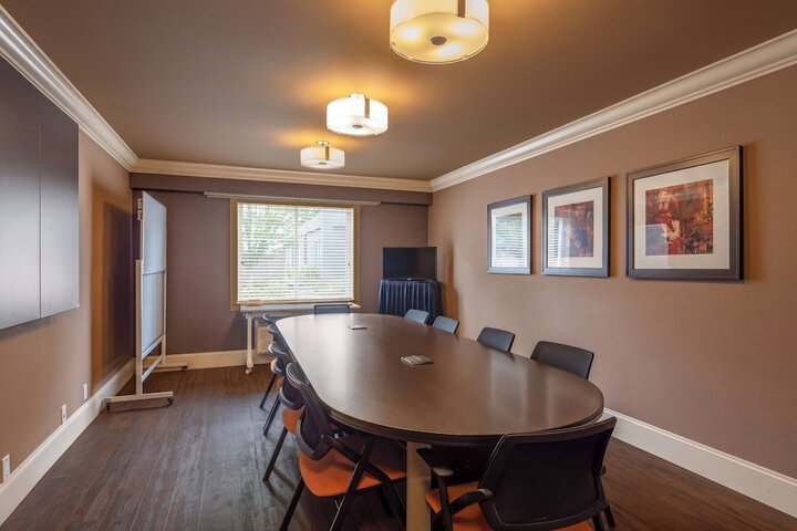 Ramada by Wyndham Surrey / Langley