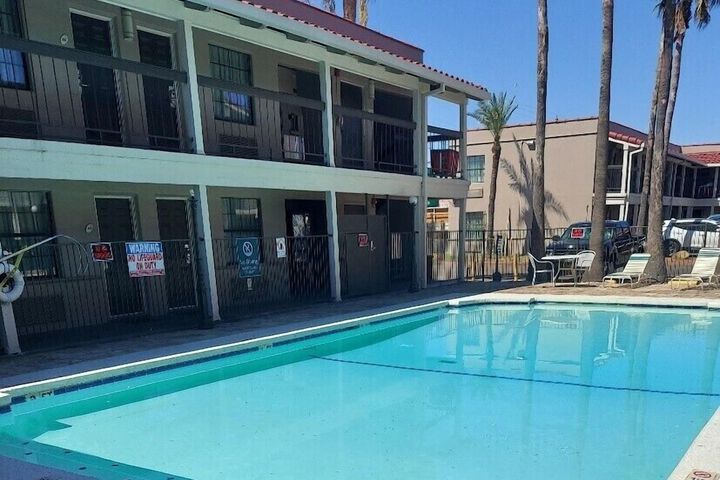 Pool 12 of 65