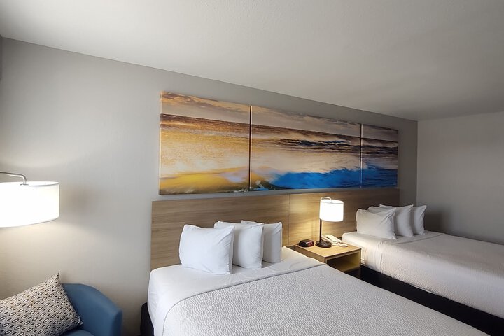 Room 25 of 38
