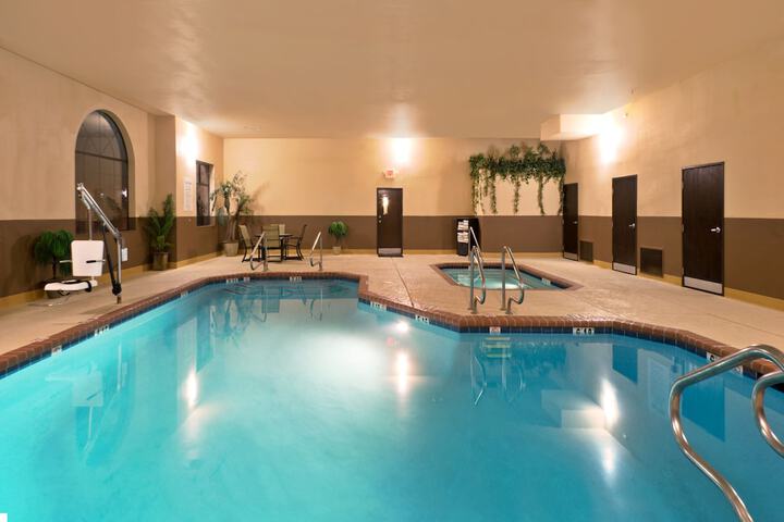 Pool 12 of 36