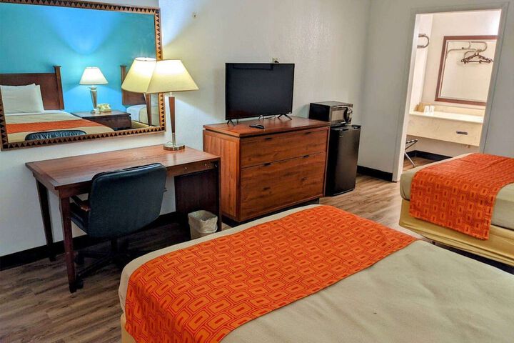 Room 11 of 20