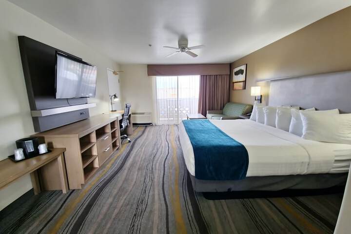 Room 43 of 64
