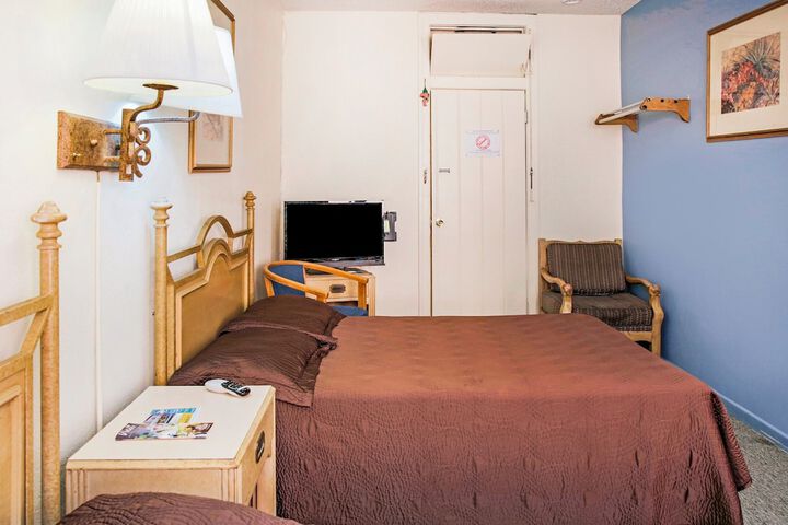 Room 67 of 77