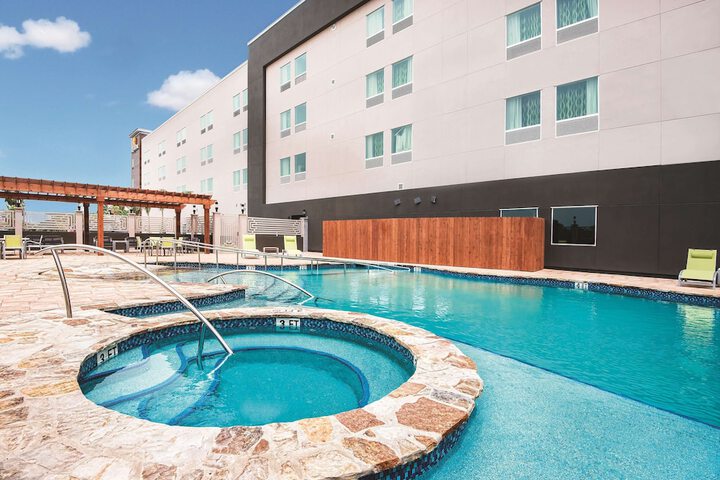 Pool 5 of 42