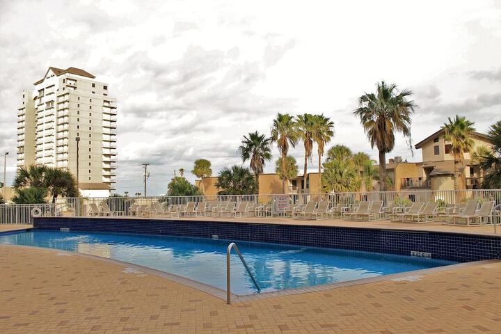 Pool 12 of 231