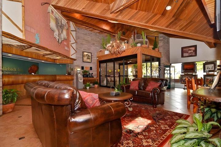 Best Western Plus Saddleback Inn & Conference Center
