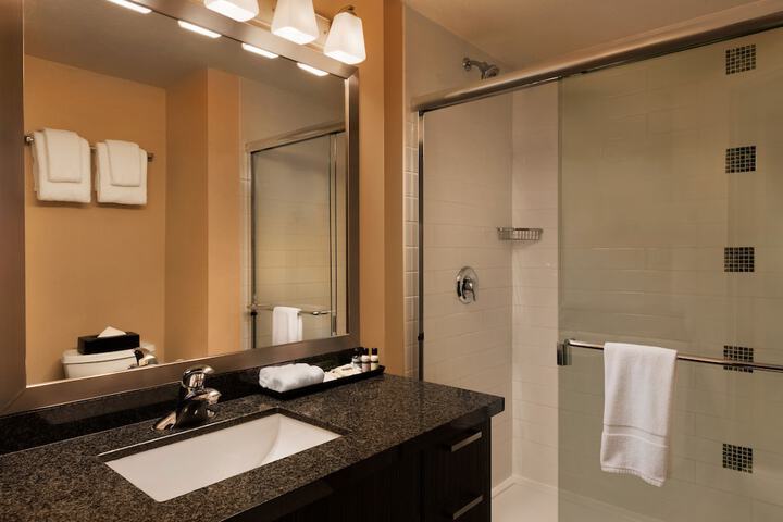 Room 12 of 37