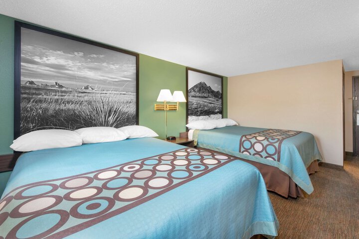Room 14 of 16