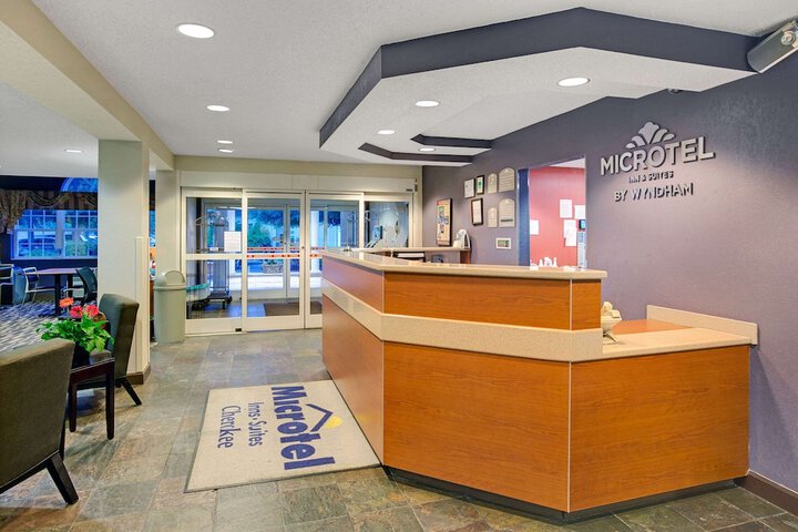Microtel Inn & Suites by Wyndham Cherokee