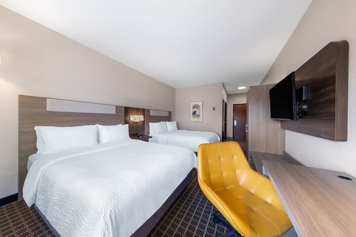 Holiday Inn Express Hotel & Suites Pittsburg by IHG