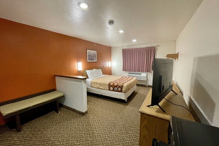 Room 17 of 22