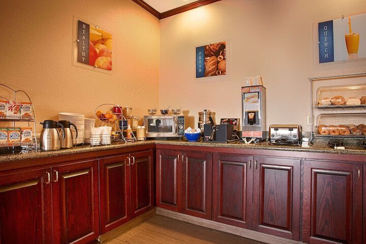 Breakfast/Coffee Service 15 of 17