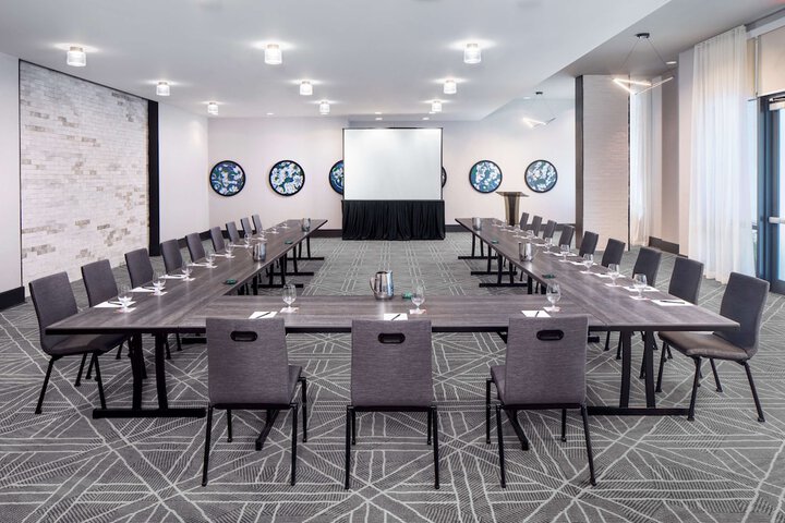 ANDAZ SAVANNAH BY HYATT