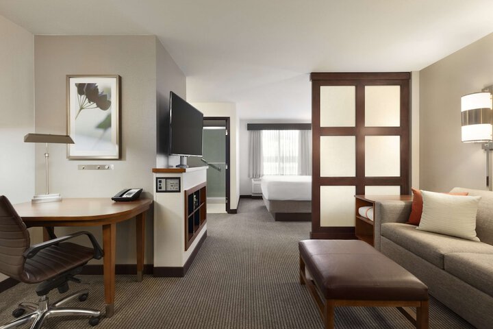 Room 12 of 28