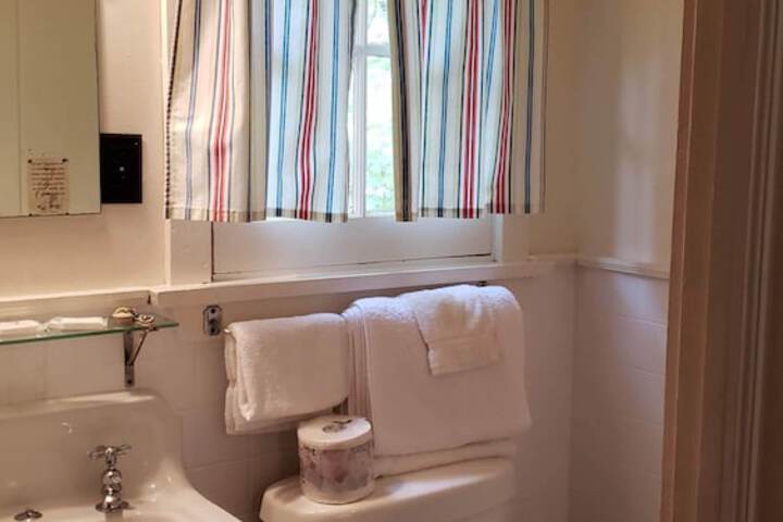 Room 175 of 215