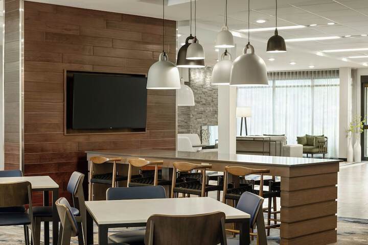 Fairfield Inn & Suites by Marriott St. Paul Northeast