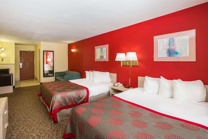 Room 4 of 19