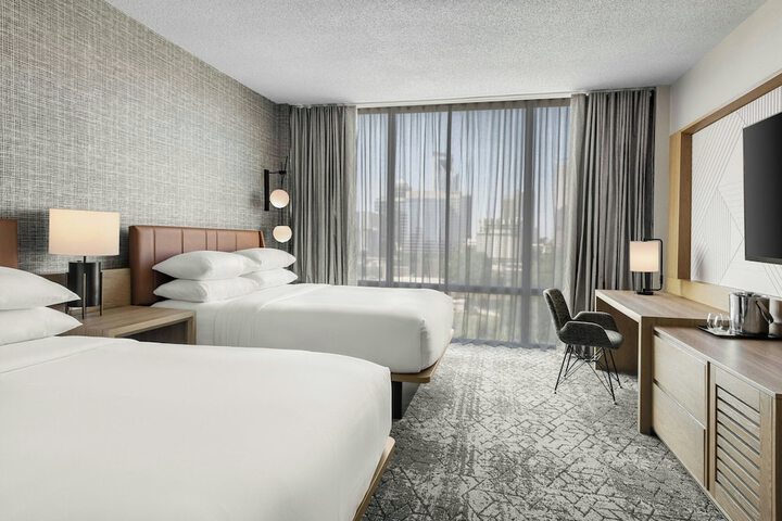 Sheraton Charlotte Hotel