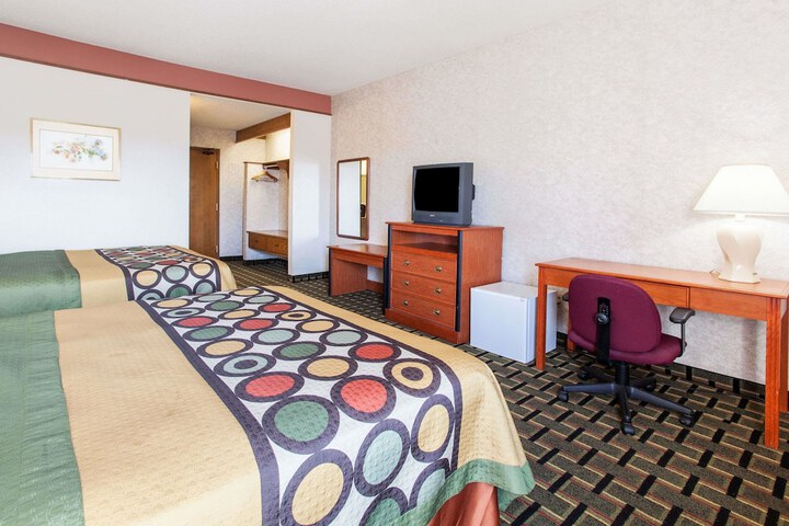 Room 7 of 14