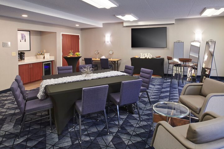 Courtyard by Marriott Detroit Livonia