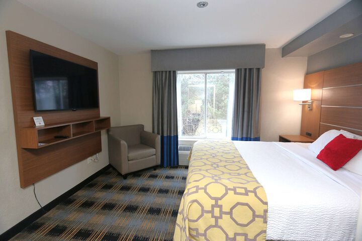 Room 6 of 15