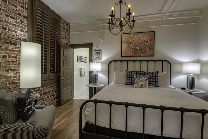 Room 5 of 28
