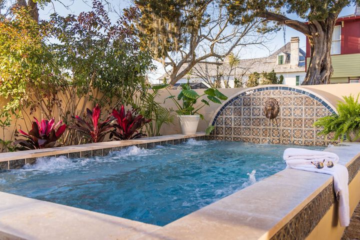 Pool 14 of 158
