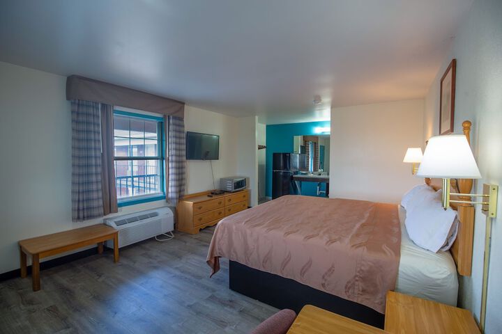 Economy Inn & Suites