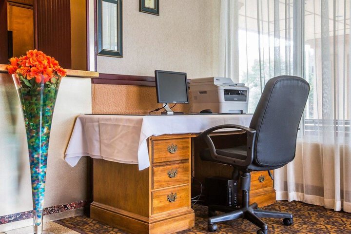 Quality Inn & Conference Center Brattleboro North