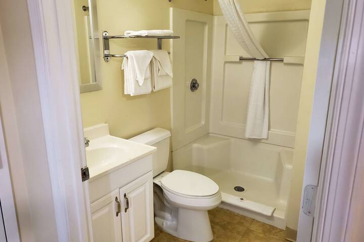 Room 11 of 25