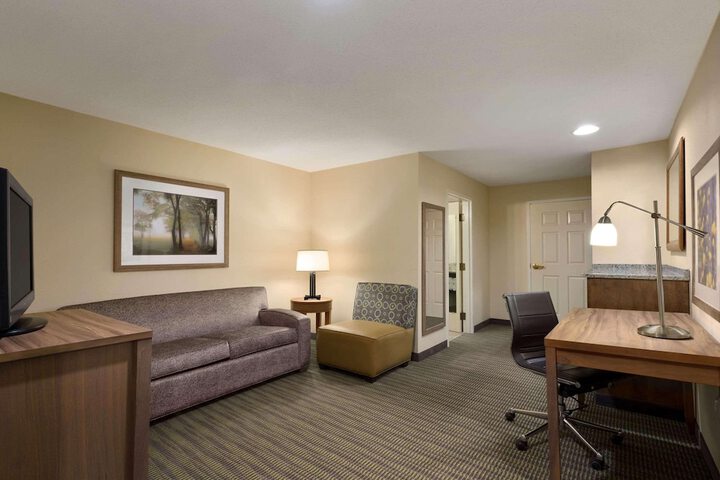 Room 10 of 17