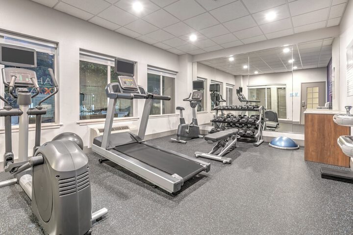 Holiday Inn Express & Suites Marshall by IHG