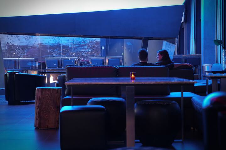 Lounge 45 of 69