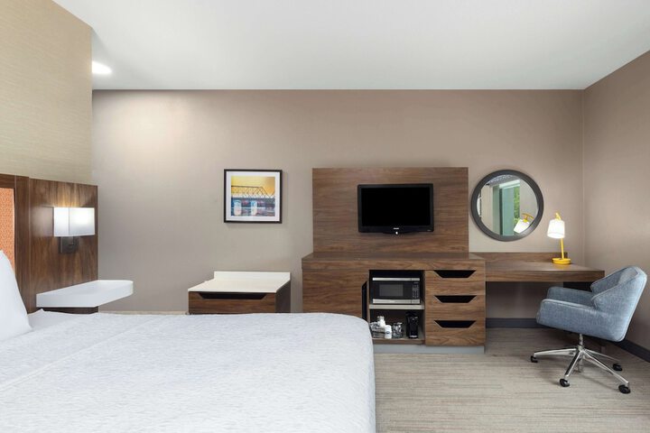Room 8 of 39