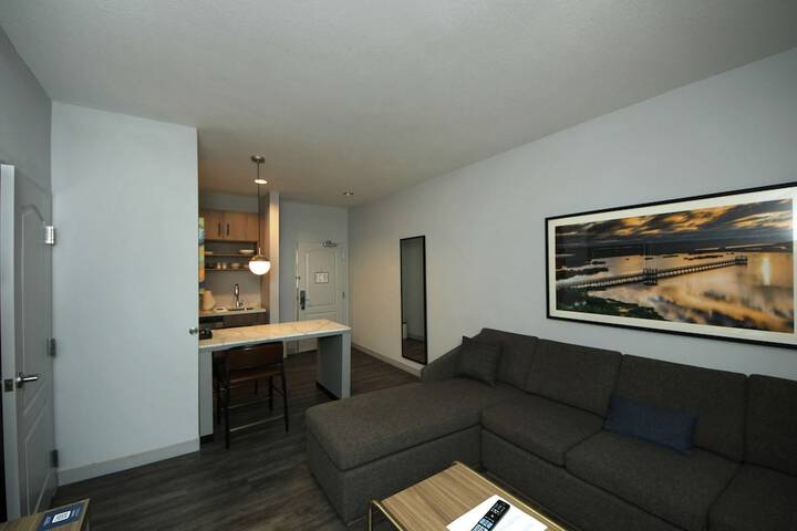 Room 10 of 34