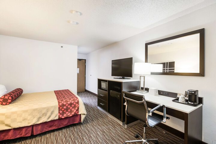 Americas Best Value Inn Charlotte MI