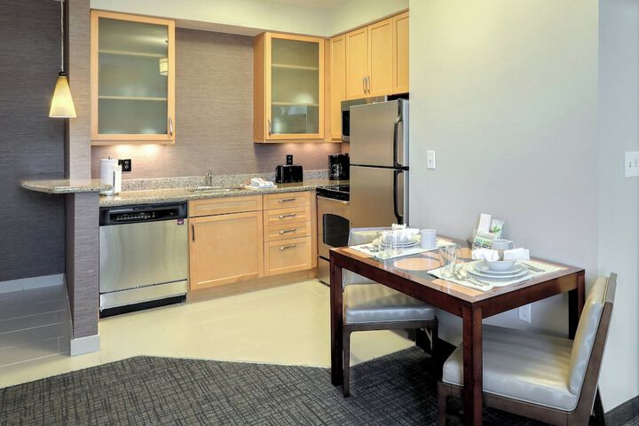 Residence Inn Woodbridge Edison / Raritan Center