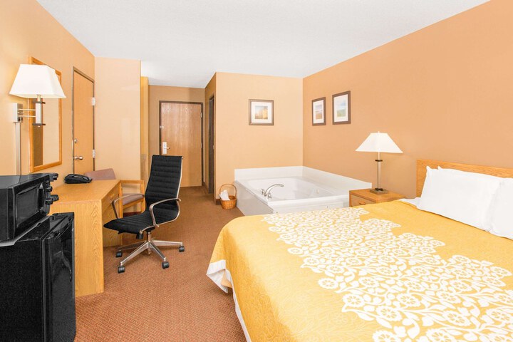 Room 16 of 18
