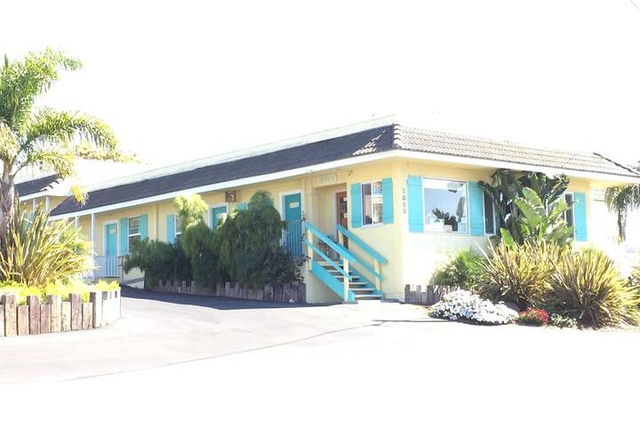 Beach Bungalow Inn and Suites