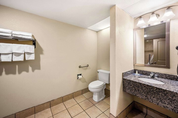 Room 20 of 38