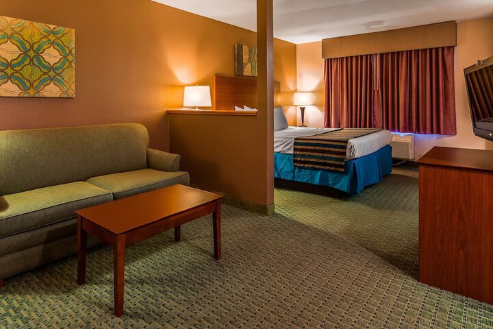 Room 13 of 28