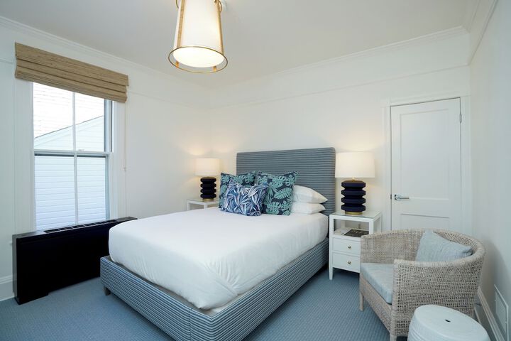 Room 9 of 40