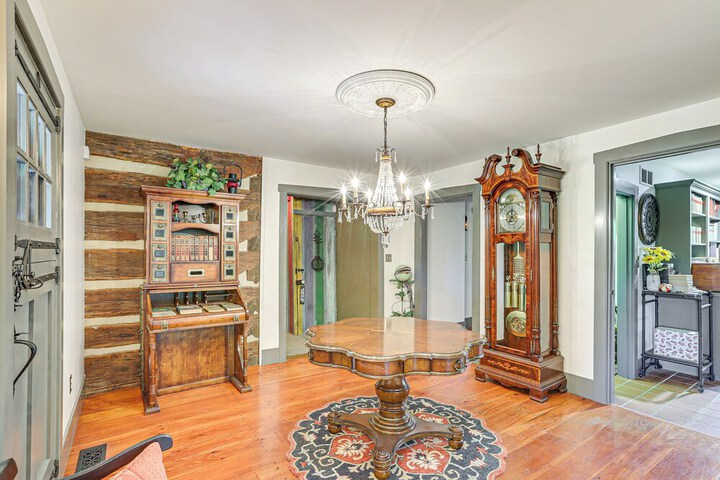 Spacious & Historic Cabin in New Haven w / Pond!