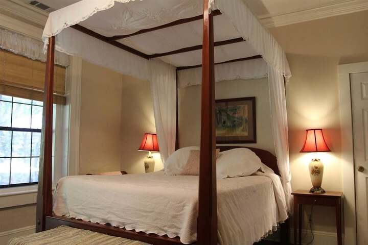 Room 44 of 109