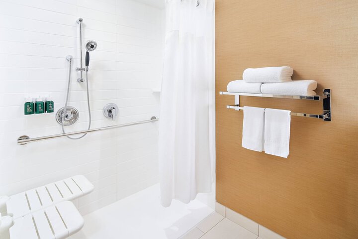 Fairfield Inn & Suite by Marriott Fresno Yosemite Intl Airport