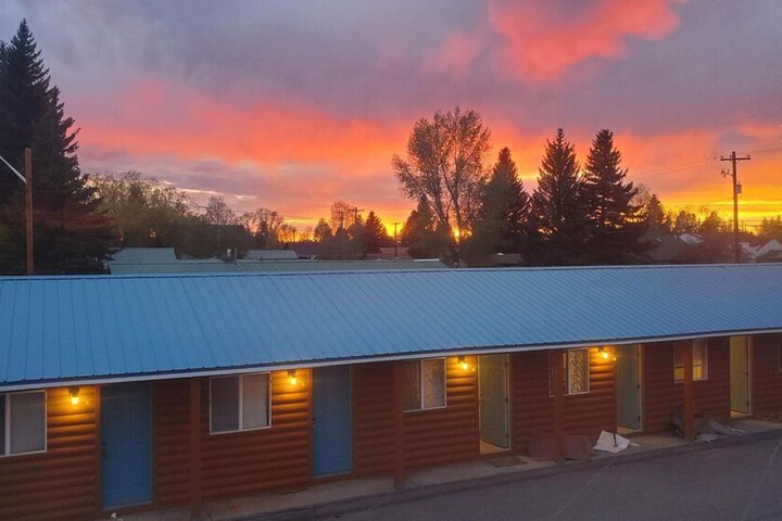 Teton Court Motel